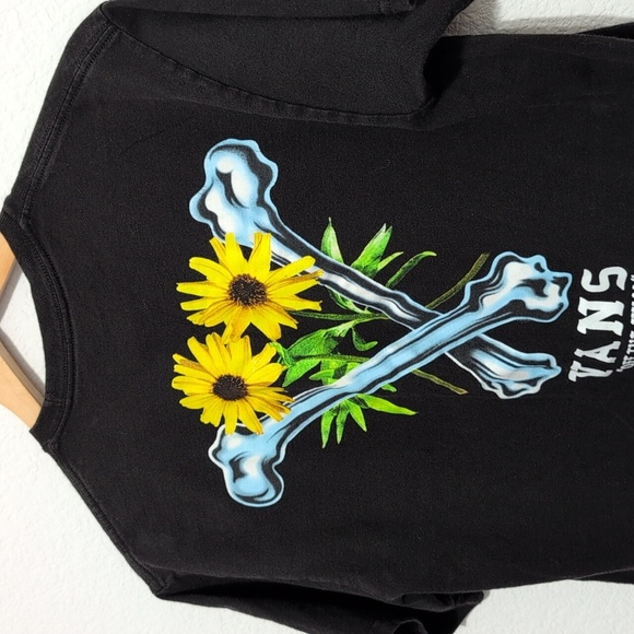 Vans Black T-Shirt with Bone and Floral Daisy Design Gender Neutral size Medium - Picture 3 of 16